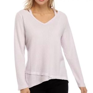 Women's V Neck Asymmetric Hem Thermal Shirt with Shoulder Slits